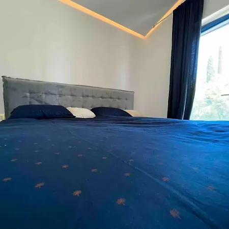 Sea View 2 Bedroom *