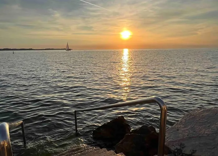 Sea View 2 Bedroom Апартаменты